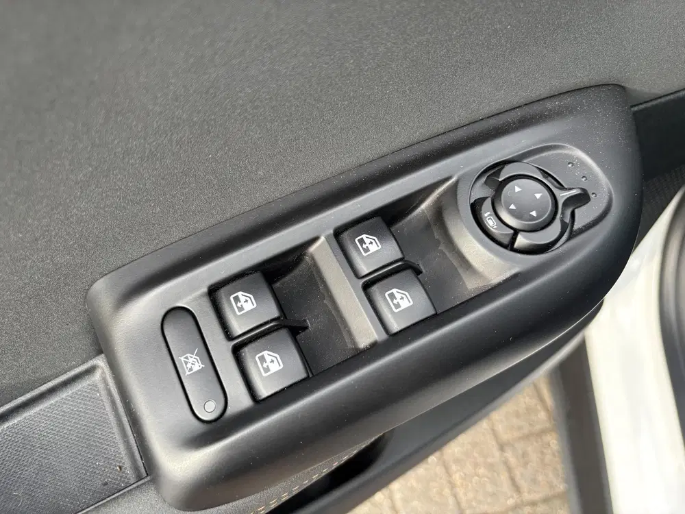 Alfa Romeo Tonale 1.5T Hybrid Ti uit 2025, foto 12