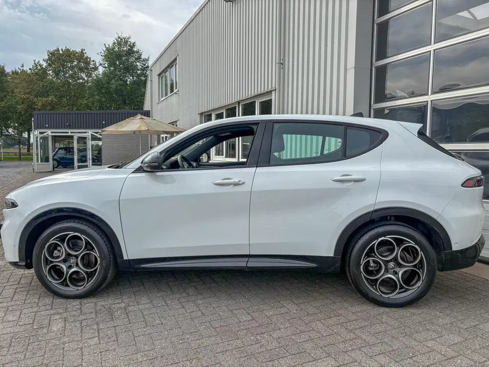 Alfa Romeo Tonale 1.5T Hybrid Ti uit 2025, foto 4