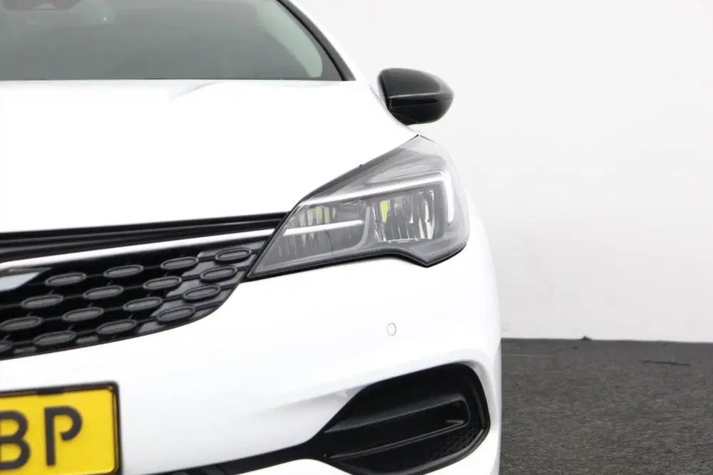 Opel Astra 1.2 TURBO DESIGN & TECH 110PK ECC uit 2021, foto 2