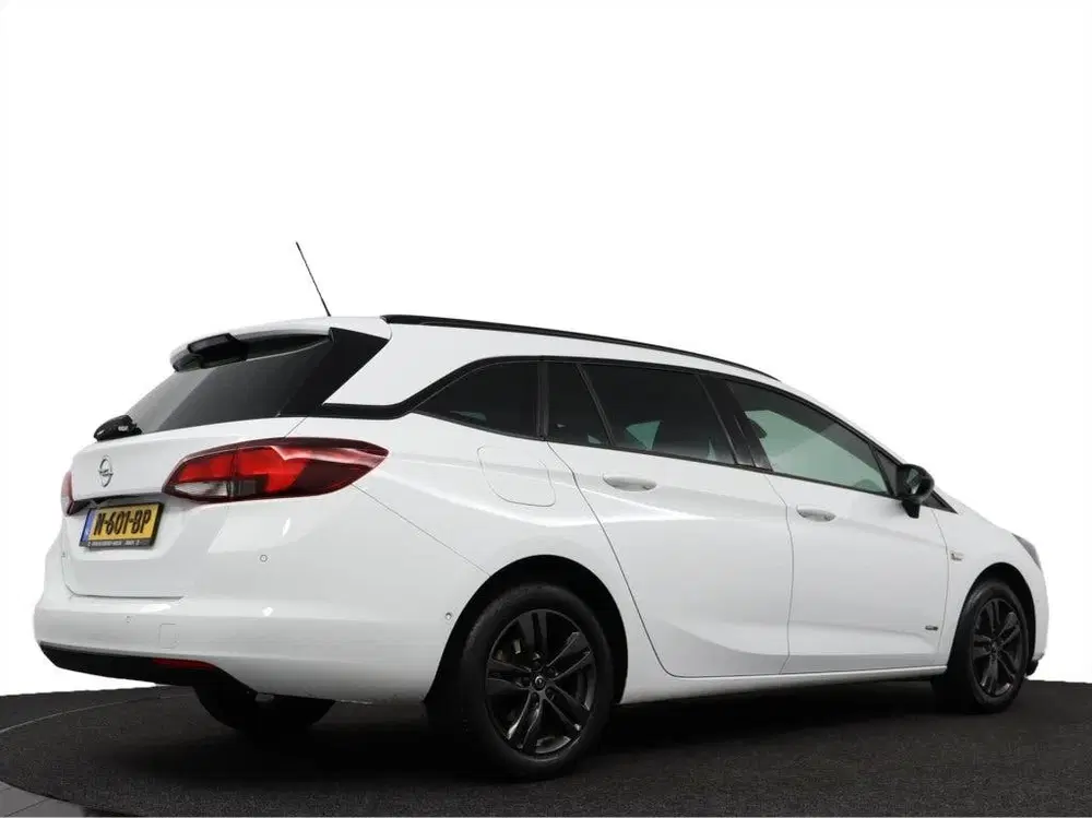 Opel Astra 1.2 TURBO DESIGN & TECH 110PK ECC uit 2021, foto 6