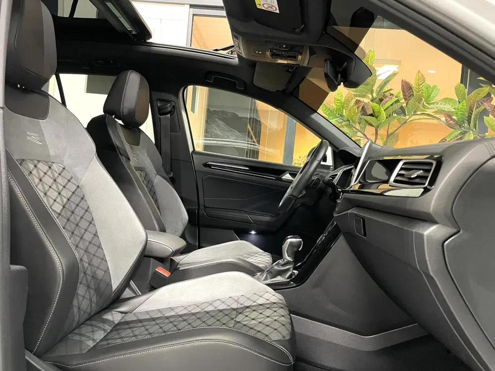 Volkswagen T-Roc 1.5 TSI R-Line uit 2022, foto 8