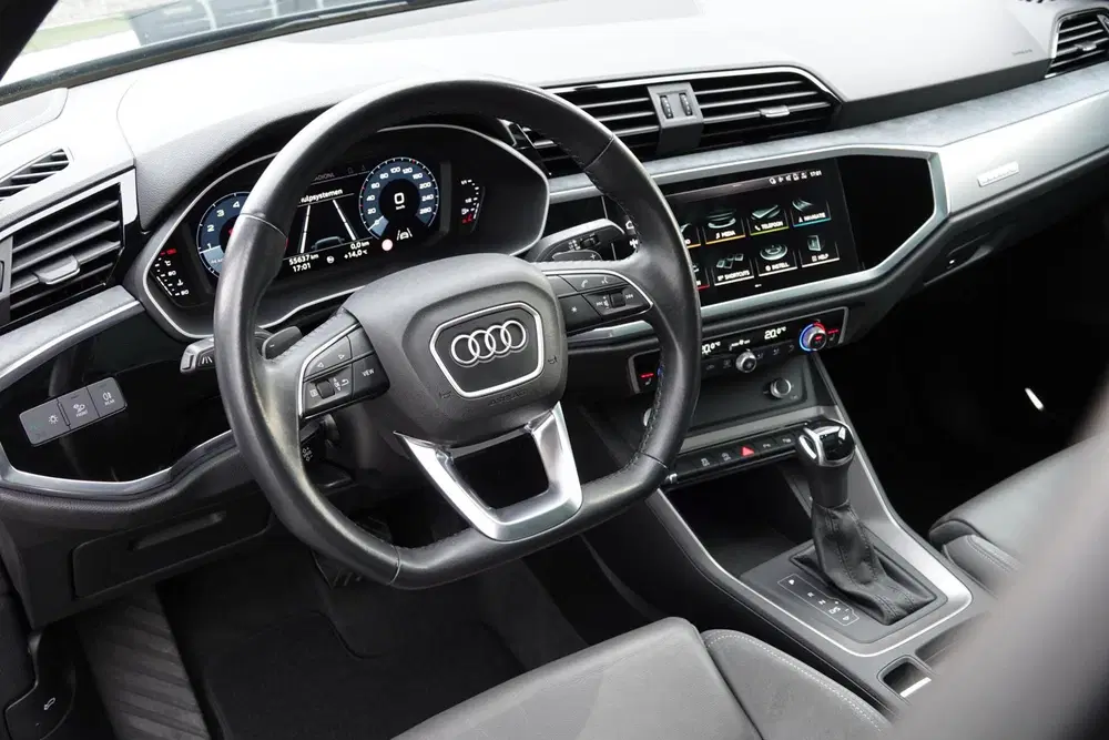 Audi Q3 40 TFSI Quattro S-Line PANO STANDKACHEL CA uit 2019, foto 3