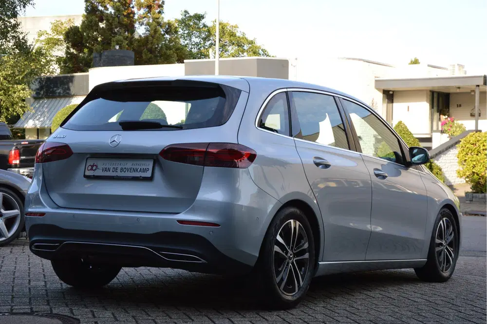 Mercedes-Benz B-Klasse 180 Business Line AUTOMAAT uit 2024, foto 3