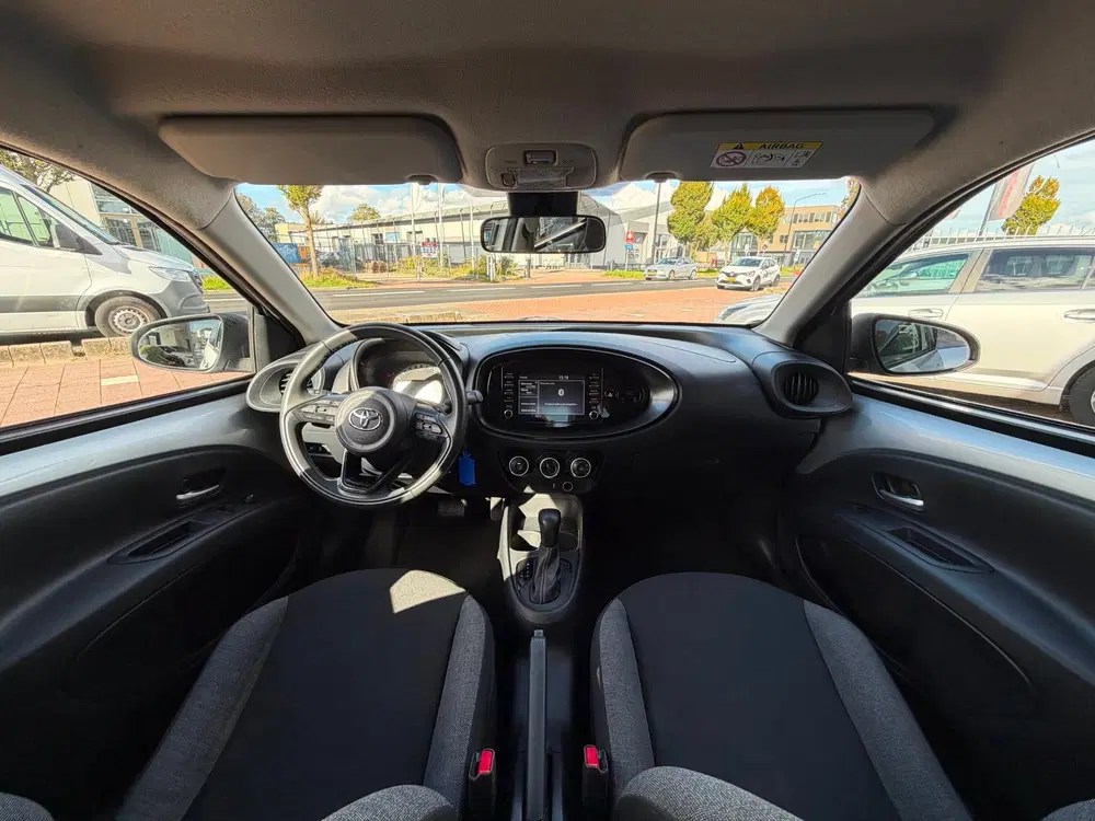 Toyota Aygo X 1.0 VVT-i S-CVT Play AUT uit 2023, foto 2