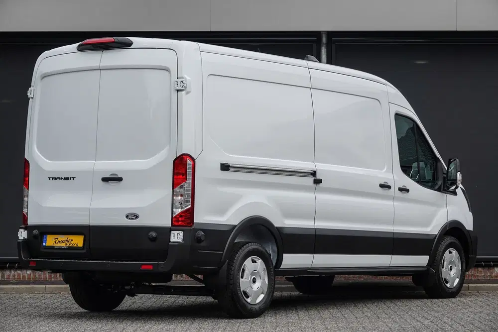 Ford Transit L3H2 2.0Tdci 130Pk uit 2024, foto 2