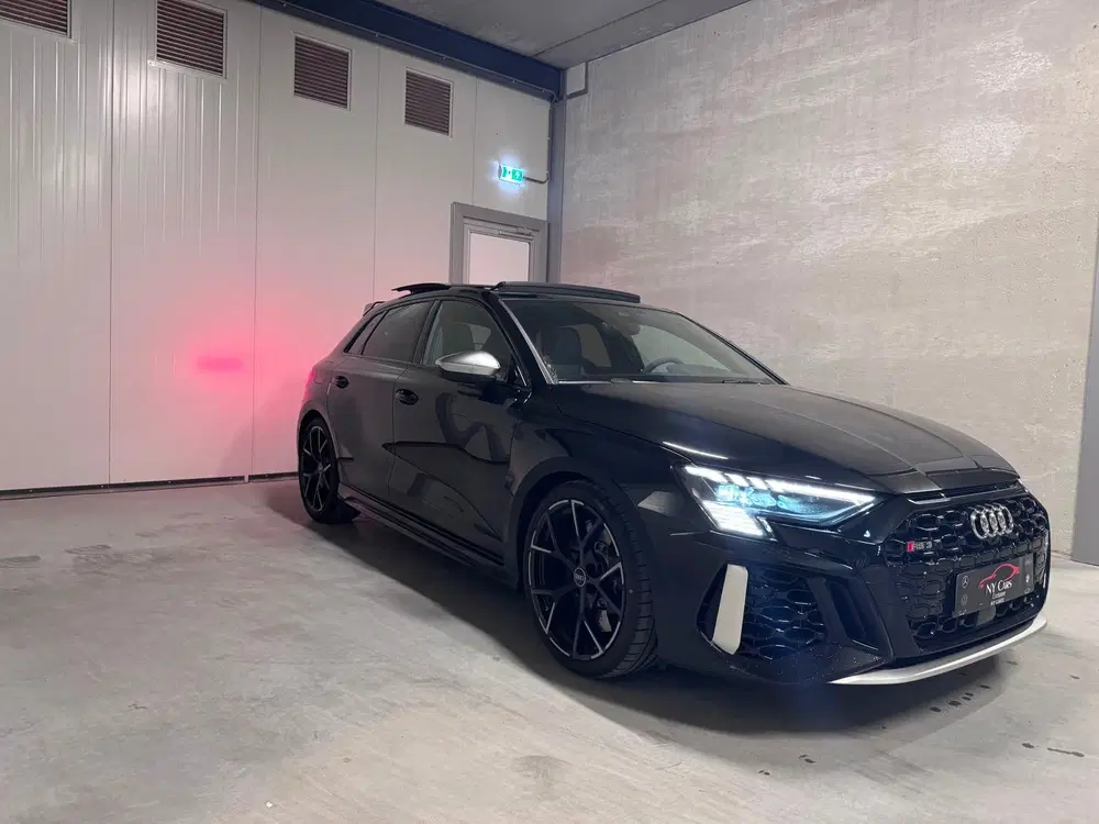 Audi RS3 2.5 TFSI Quattro Pano uit 2022, foto 2