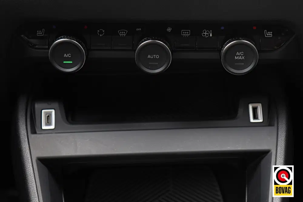 Citroën C4 Citroen C4 1.2 Puretech Feel uit 2023, foto 13