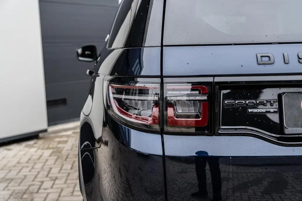 Land Rover Discovery Sport P300e 1.5 R-Dynamic HSE PANO VOL uit 2020, foto 11