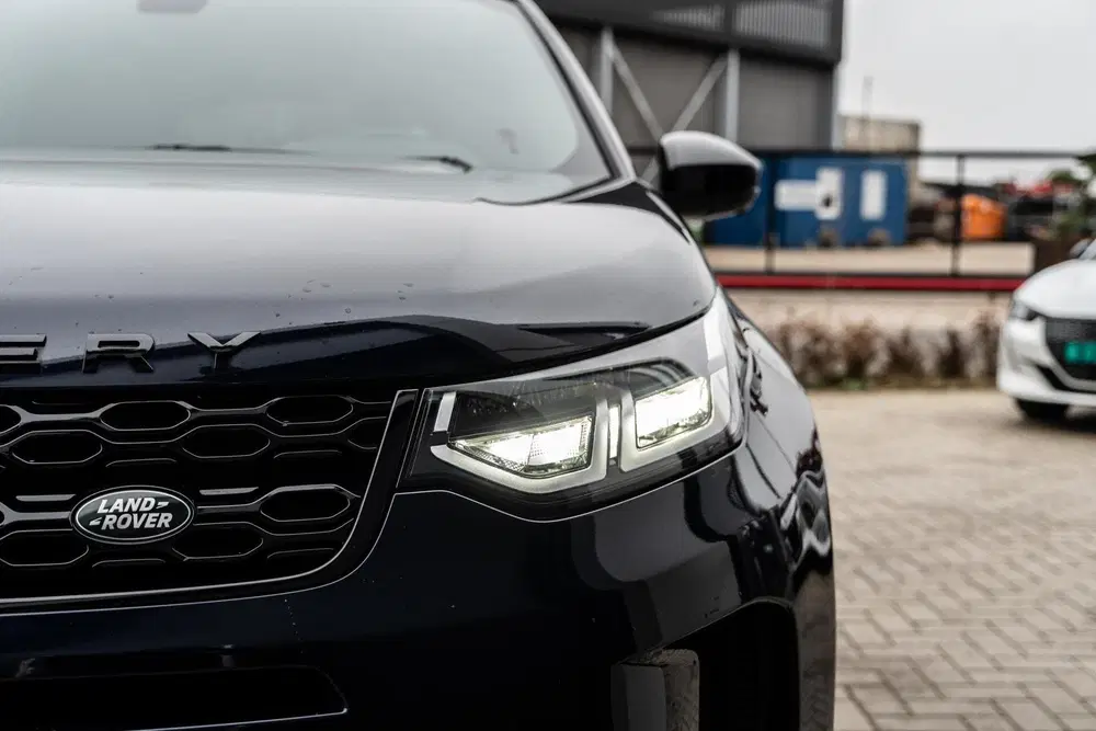 Land Rover Discovery Sport P300e 1.5 R-Dynamic HSE PANO VOL uit 2020, foto 13