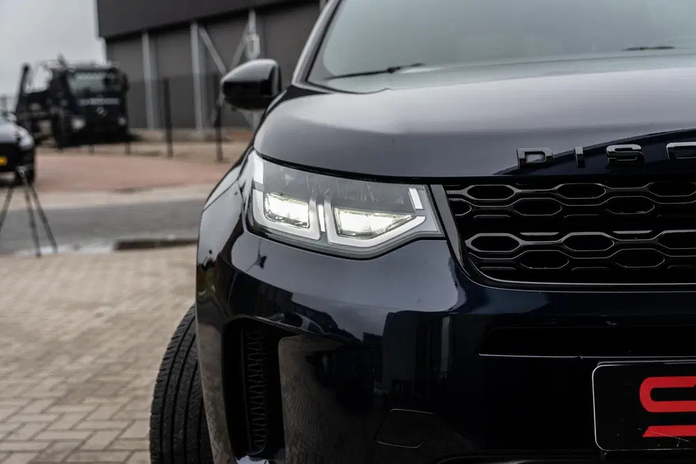 Land Rover Discovery Sport P300e 1.5 R-Dynamic HSE PANO VOL uit 2020, foto 14