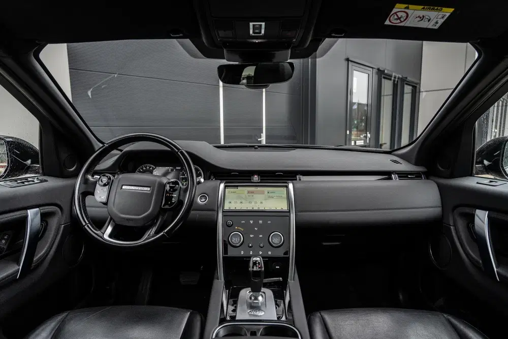 Land Rover Discovery Sport P300e 1.5 R-Dynamic HSE PANO VOL uit 2020, foto 3