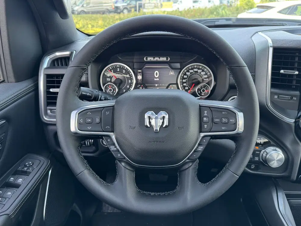 Dodge RAM Laramie Sport Hurricane uit 2025, foto 10