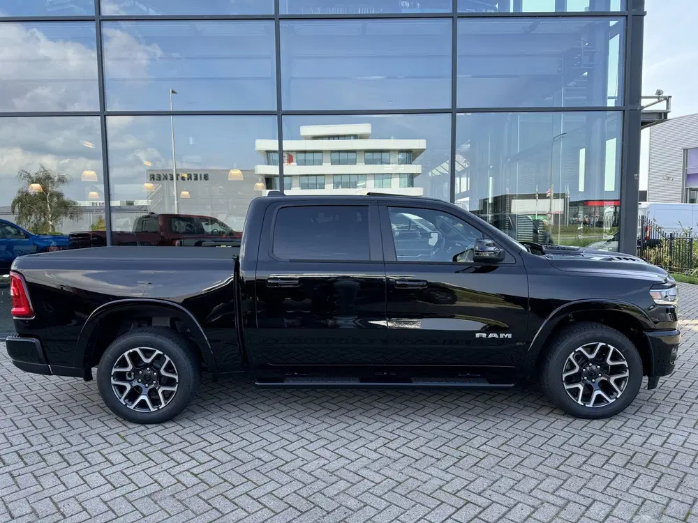 Dodge RAM Laramie Sport Hurricane uit 2025, foto 3