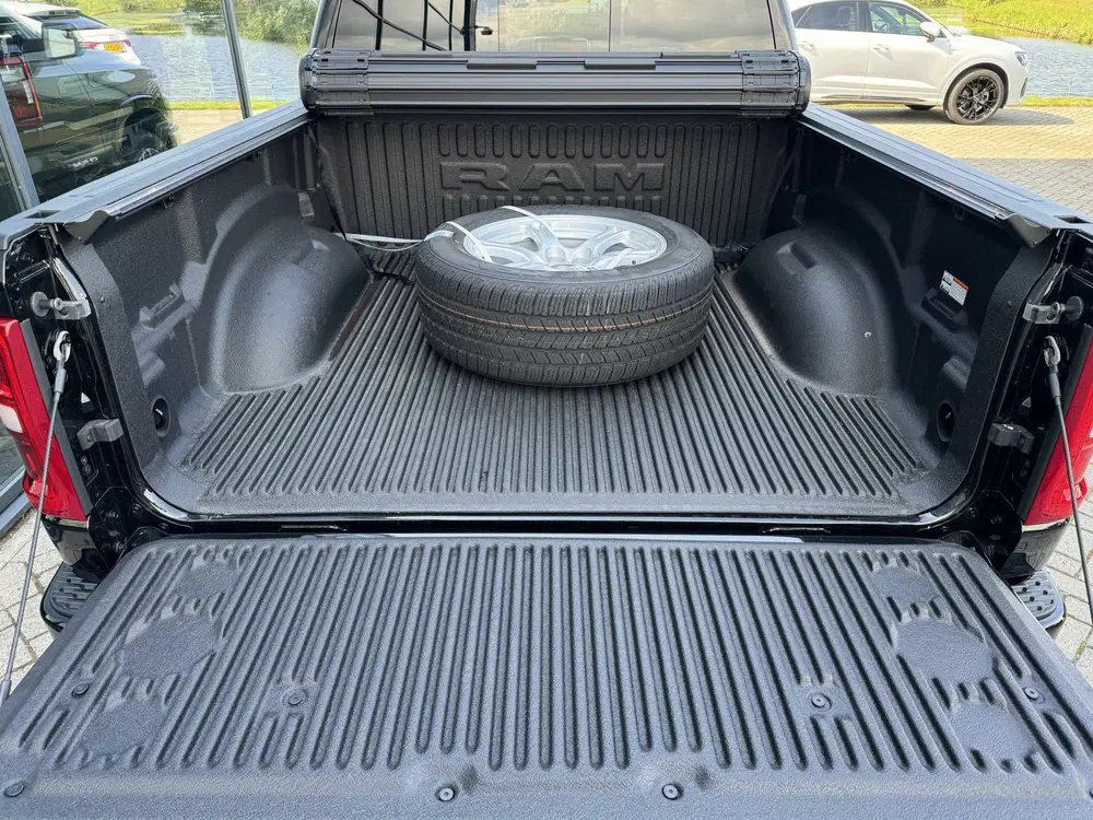 Dodge RAM Laramie Sport Hurricane uit 2025, foto 6