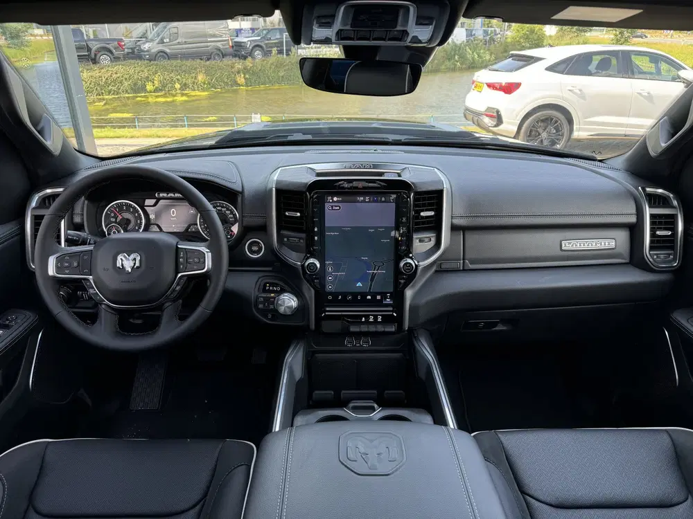 Dodge RAM Laramie Sport Hurricane uit 2025, foto 9