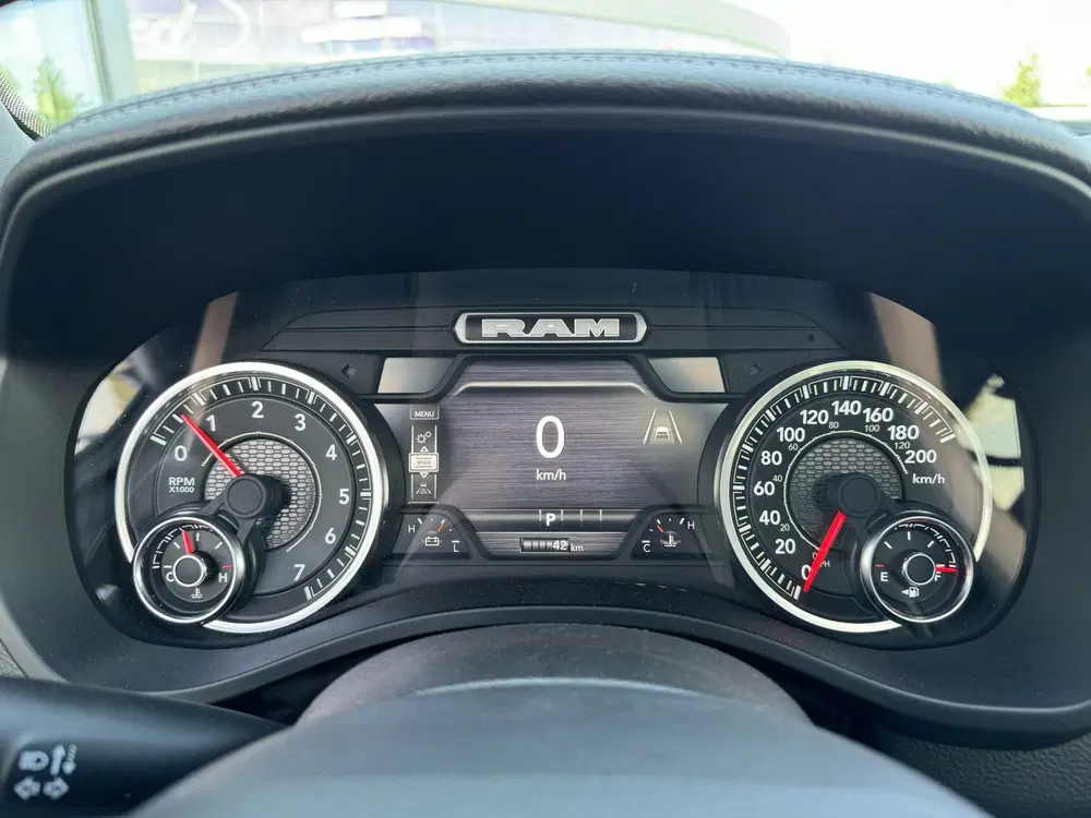 Dodge RAM Laramie Sport 425 PK uit 2025, foto 14