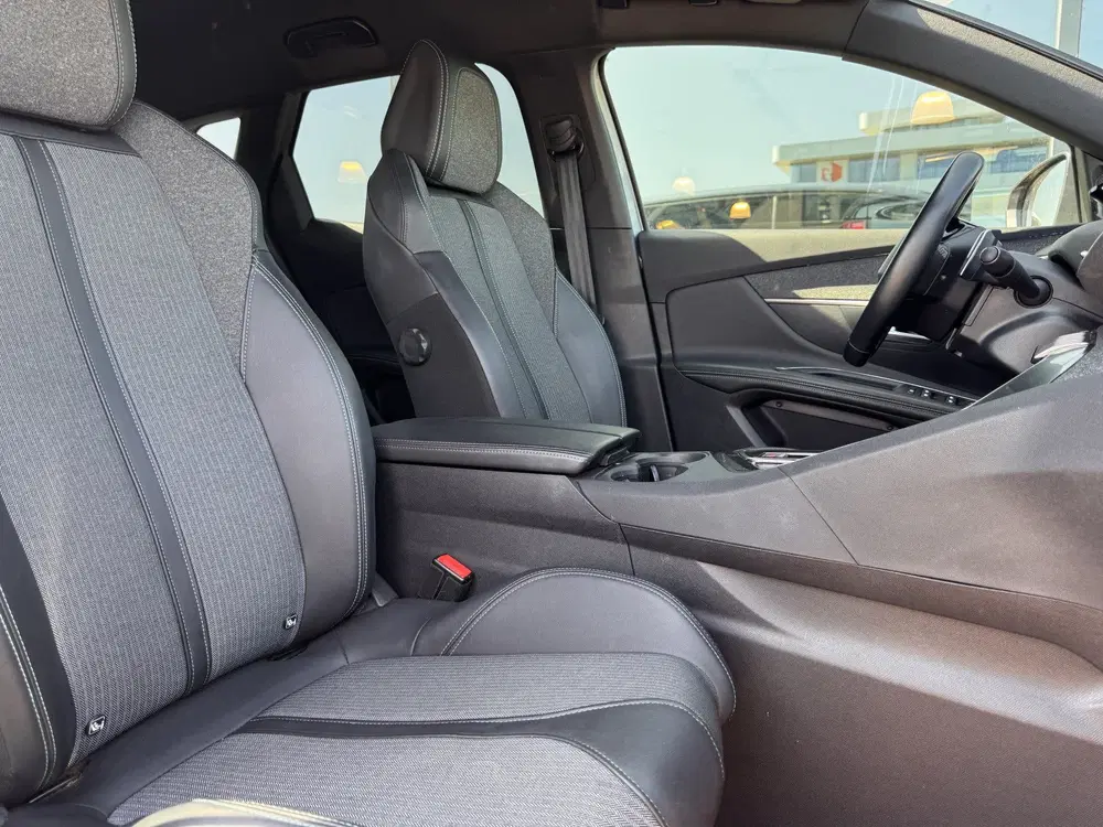 Peugeot 3008 1.6 HYbrid 225 Allure Pack uit 2023, foto 13
