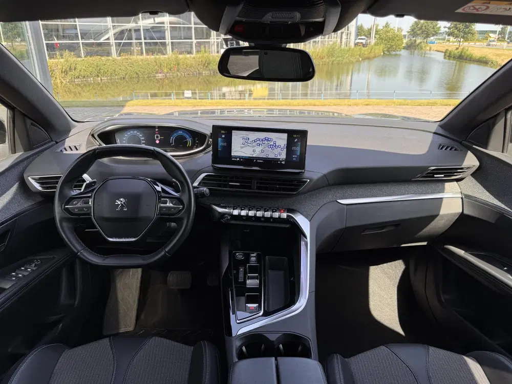 Peugeot 3008 1.6 HYbrid 225 Allure Pack uit 2023, foto 3