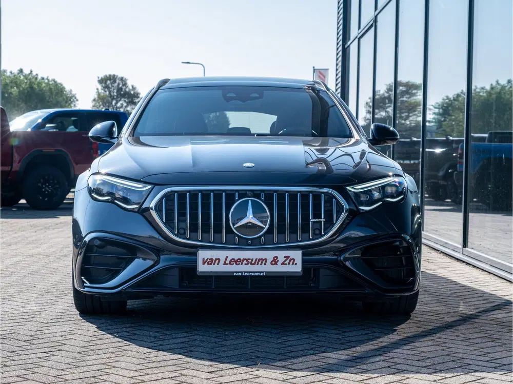Mercedes-Benz E-Klasse AMG E 53 4MATIC+ uit 2025, foto 2