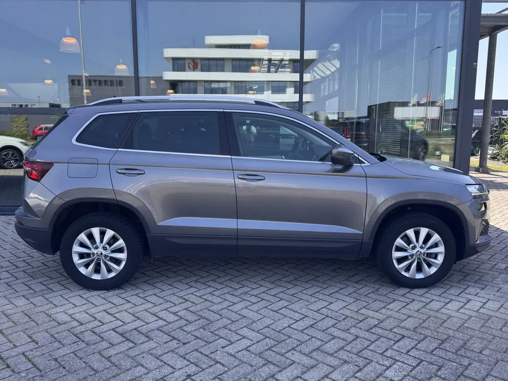 Skoda Karoq 1.5 TSI ACT Business Edition uit 2023, foto 5
