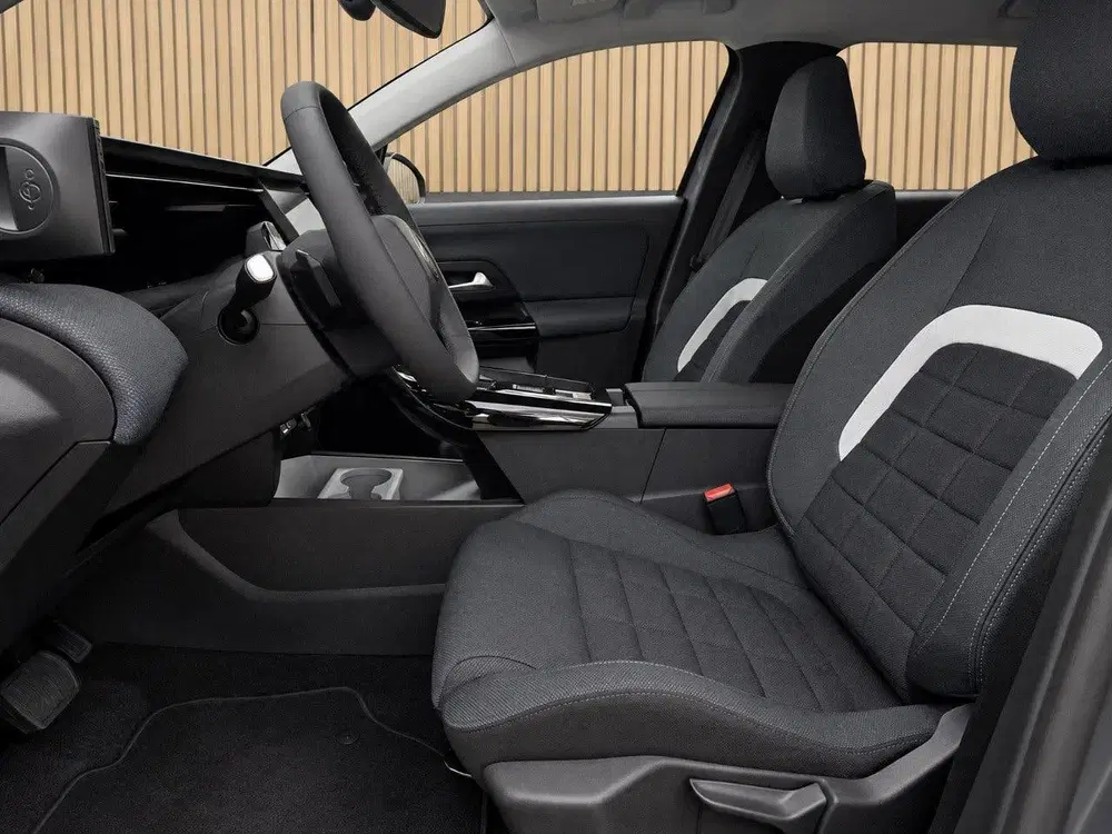 Citroën C5 Aircross 1.2 Hybrid 145 Plus uit 2026, foto 12