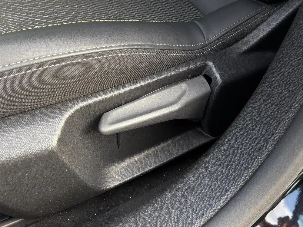 Peugeot 208 1.2T 100pk Hybrid Automaat GT uit 2024, foto 13