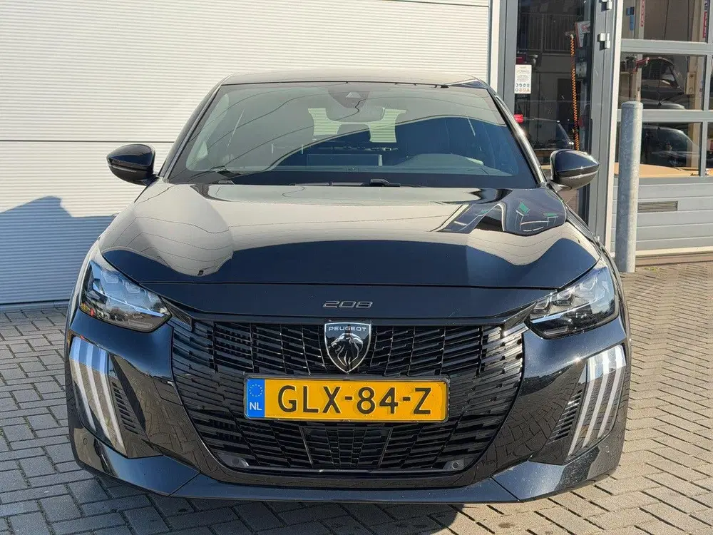 Peugeot 208 1.2T 100pk Hybrid Automaat GT uit 2024, foto 2