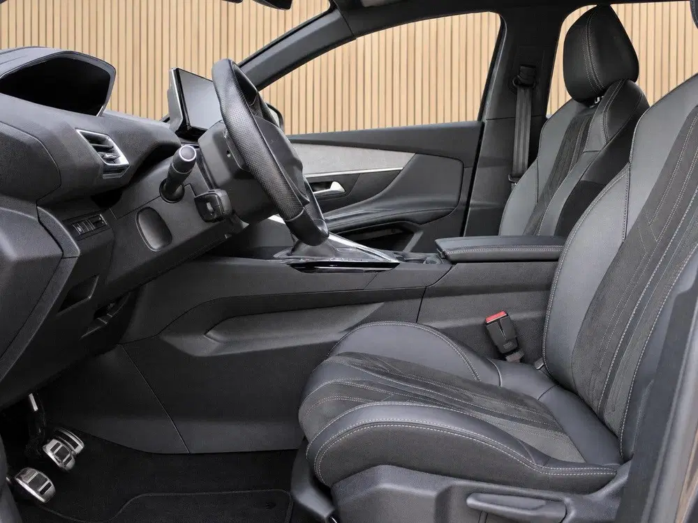 Peugeot 5008 1.2 PureTech GT uit 2021, foto 13