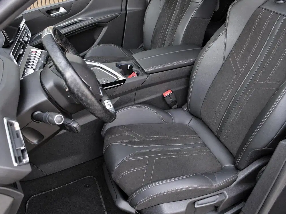 Peugeot 5008 1.2 PureTech GT uit 2021, foto 14