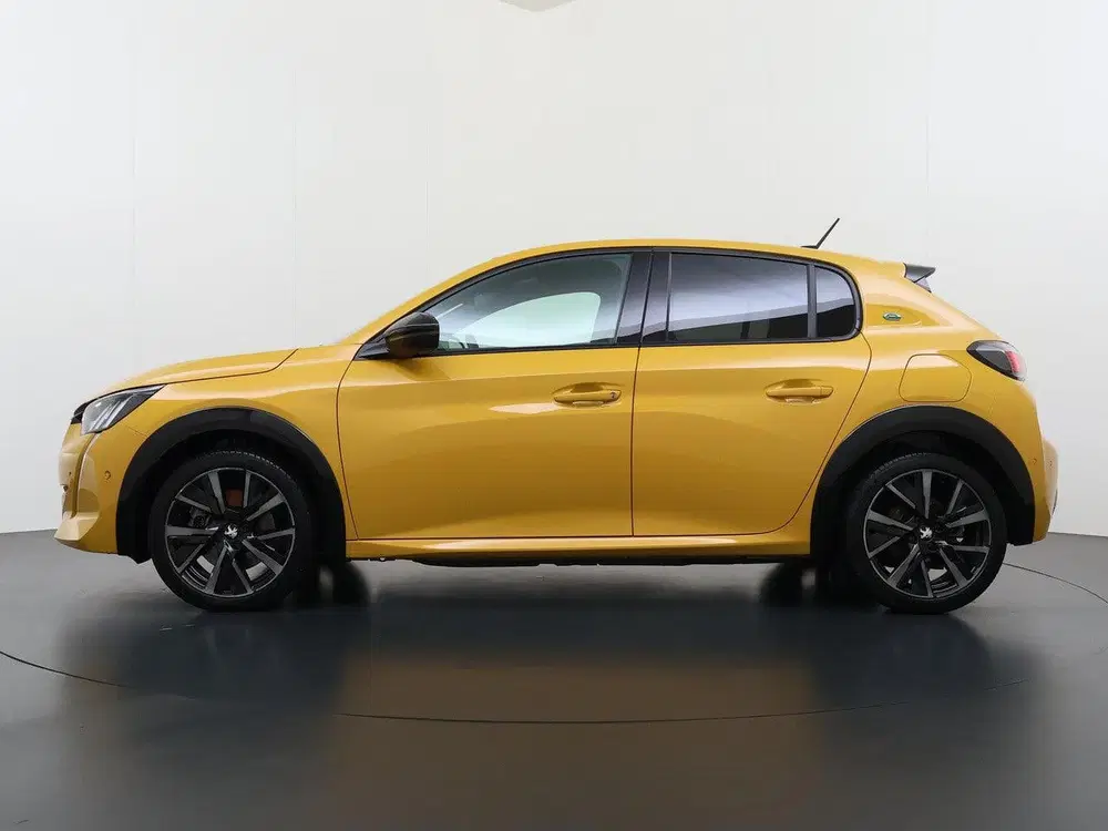 Peugeot 208 GT 136pk 50 kWh uit 2023, foto 4
