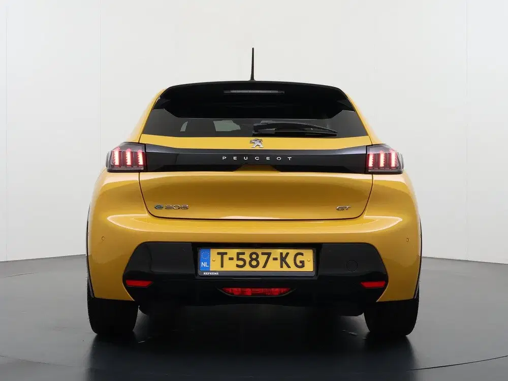 Peugeot 208 GT 136pk 50 kWh uit 2023, foto 6