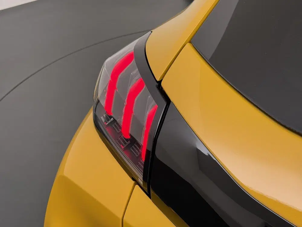 Peugeot 208 GT 136pk 50 kWh uit 2023, foto 9