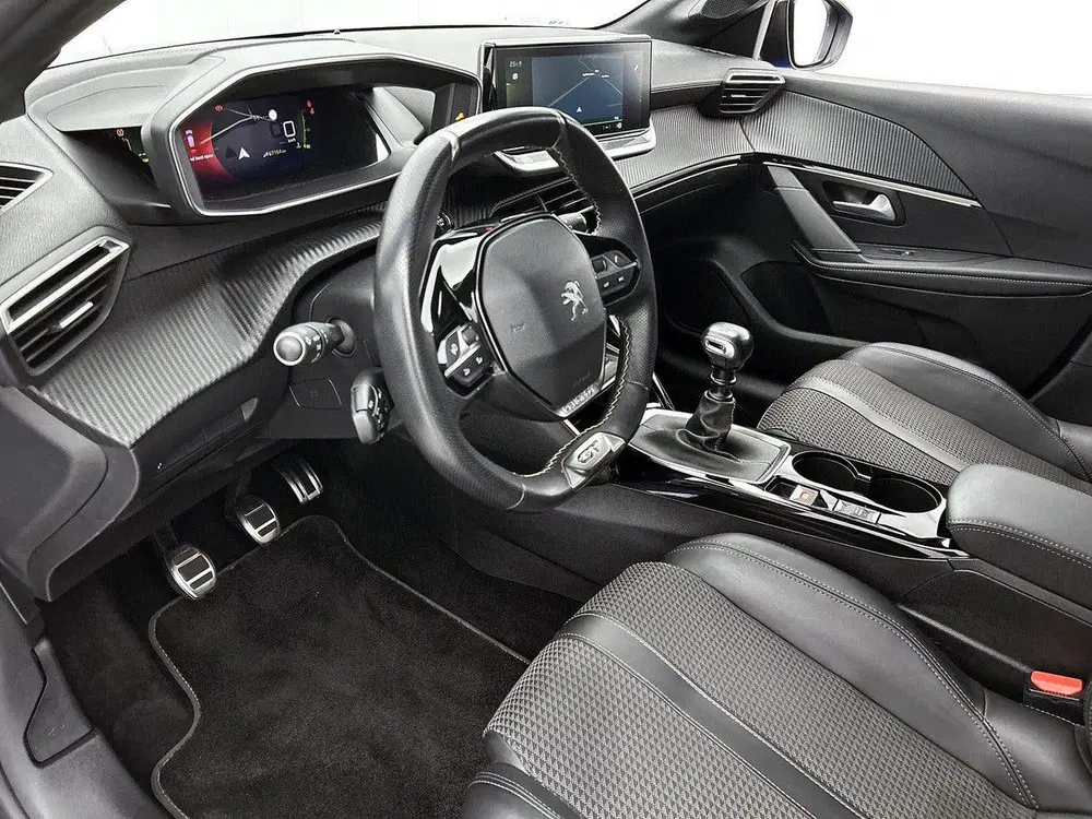 Peugeot 208 1.2 GT uit 2021, foto 11