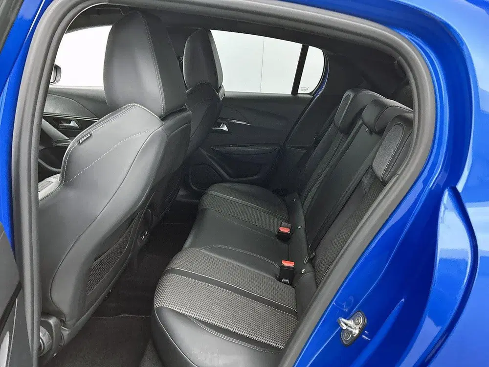 Peugeot 208 1.2 GT uit 2021, foto 14