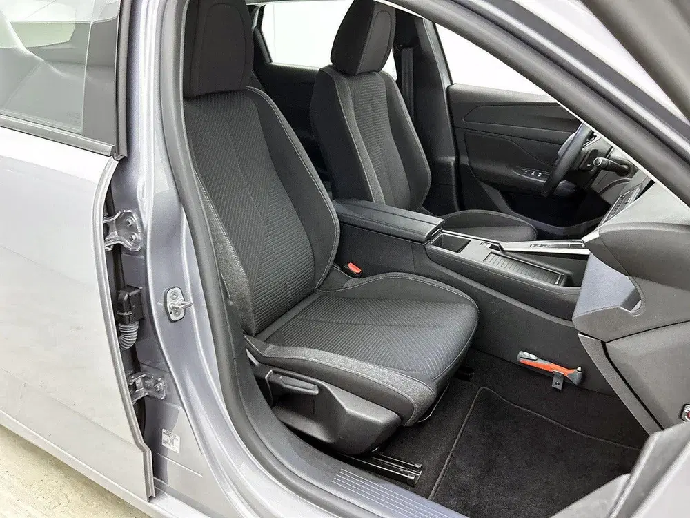 Peugeot 308 SW Active Pack Business 1.6 Plug-in Hybrid uit 2023, foto 15