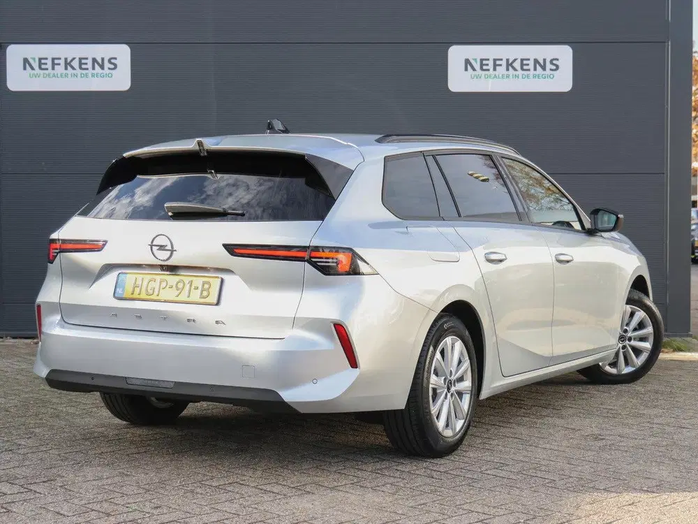 Opel Astra Sports Tourer Business Edition 110 pk uit 2025, foto 3