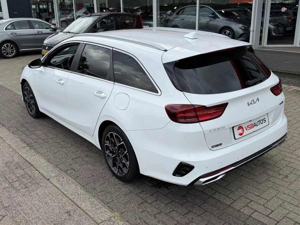 Kia Ceed T-GDI GT LINE. NAVI CAMERA AIRCO CRUISE LM uit 2022, foto 3