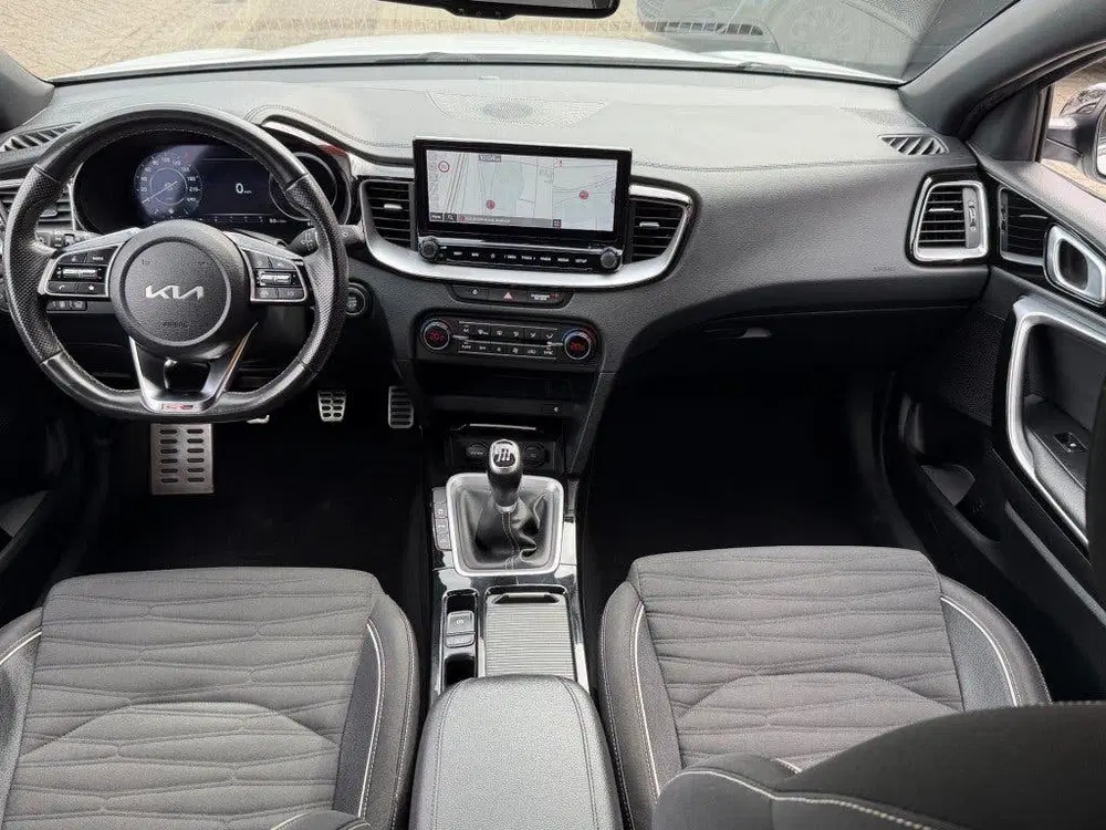 Kia Ceed T-GDI GT LINE. NAVI CAMERA AIRCO CRUISE LM uit 2022, foto 6