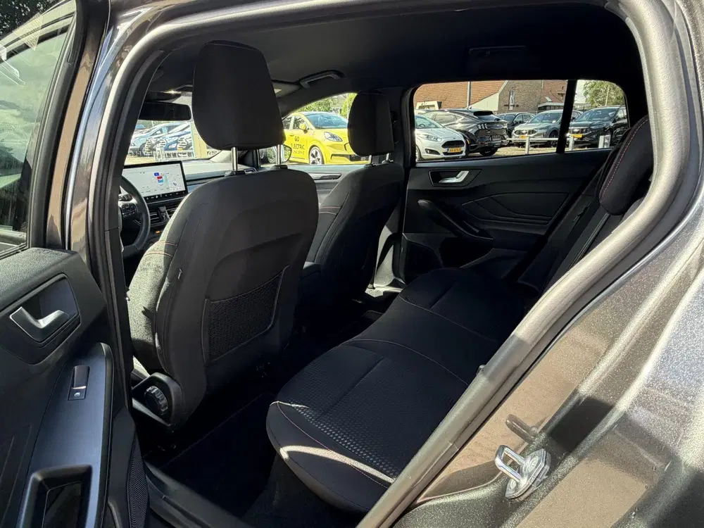 Ford Focus 1.0 EcoBoost Hybrid ST Line uit 2024, foto 11