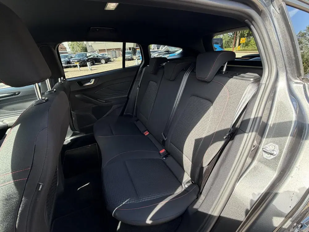 Ford Focus 1.0 EcoBoost Hybrid ST Line uit 2024, foto 12