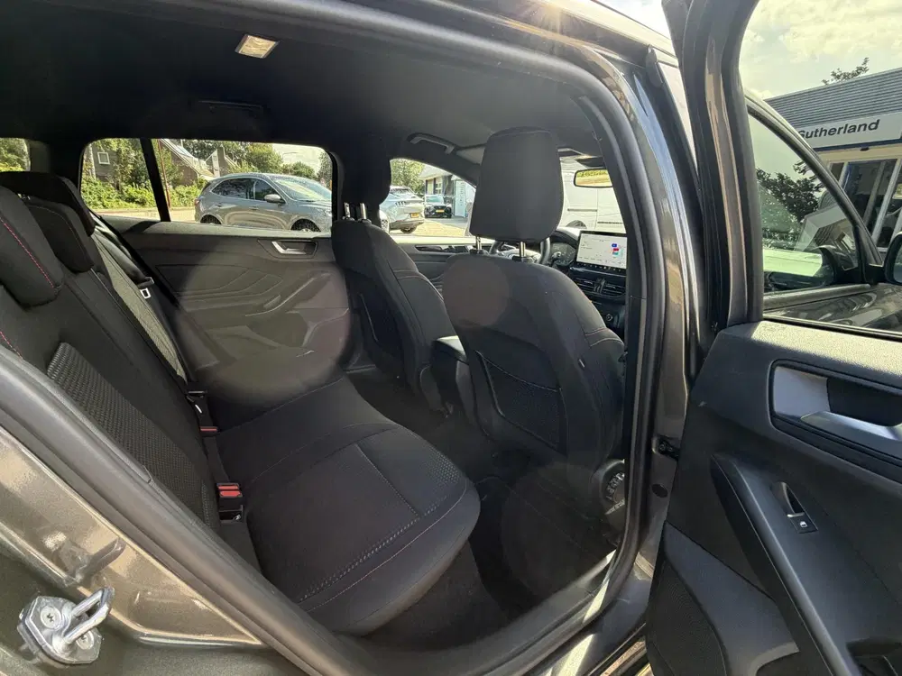 Ford Focus 1.0 EcoBoost Hybrid ST Line uit 2024, foto 13