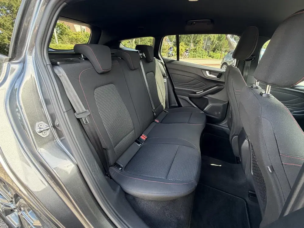 Ford Focus 1.0 EcoBoost Hybrid ST Line uit 2024, foto 14