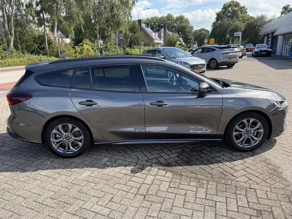 Ford Focus 1.0 EcoBoost Hybrid ST Line uit 2024, foto 8