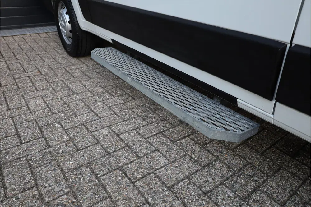 Peugeot Boxer 2.2 BlueHDi 140 L2H2 3.3t Inrichting I NAV uit 2021, foto 14