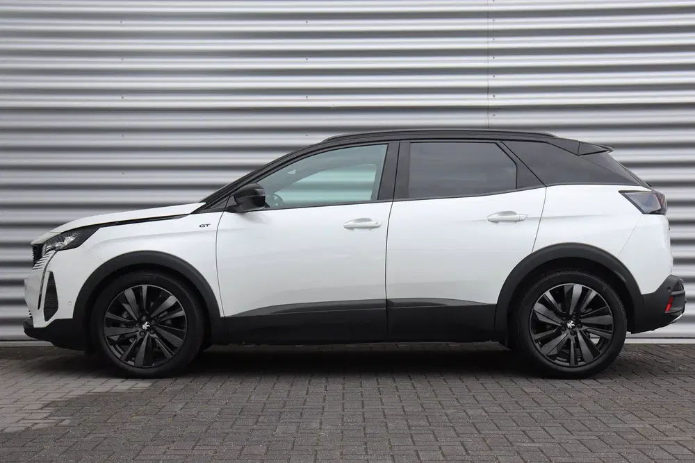 Peugeot 3008 1.2 PURETECH 130PK GT PACK AUTOMAAT uit 2023, foto 2
