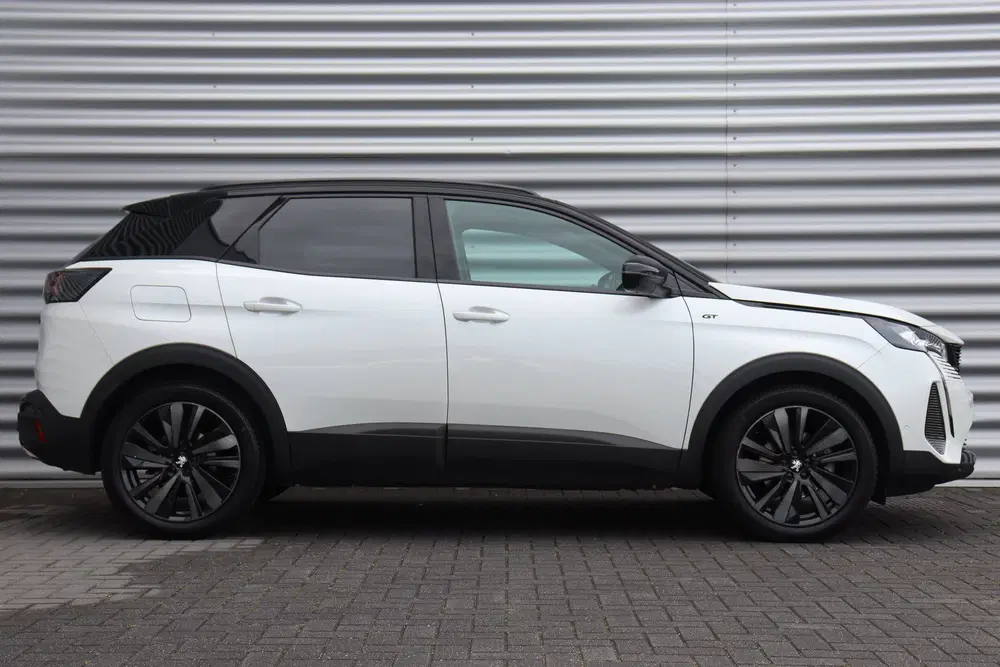 Peugeot 3008 1.2 PURETECH 130PK GT PACK AUTOMAAT uit 2023, foto 3
