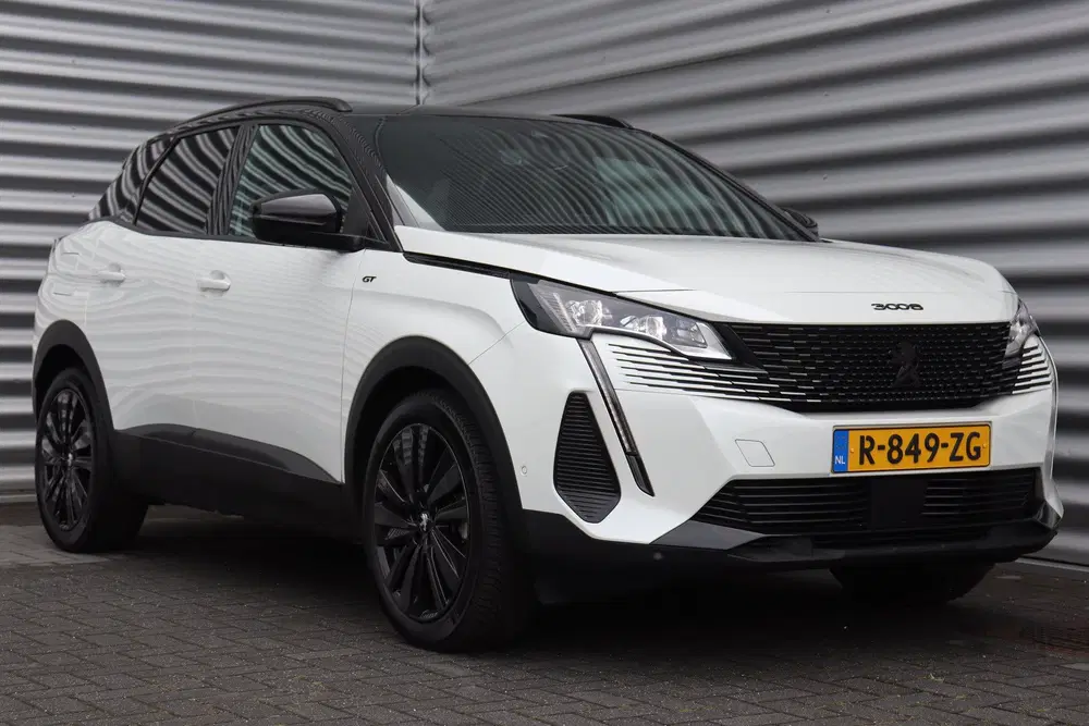 Peugeot 3008 1.2 PURETECH 130PK GT PACK AUTOMAAT uit 2023, foto 4