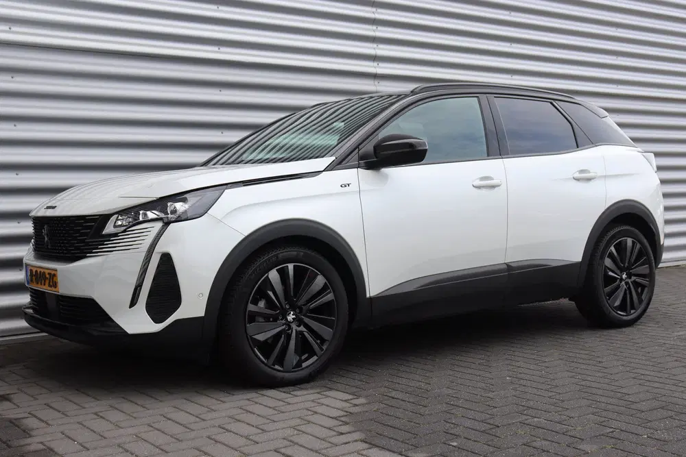 Peugeot 3008 1.2 PURETECH 130PK GT PACK AUTOMAAT uit 2023, foto 6