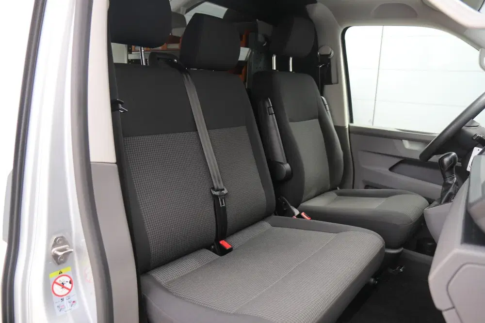 Volkswagen Transporter 2.0 TDI 150pk DSG L1H1 28 uit 2020, foto 13