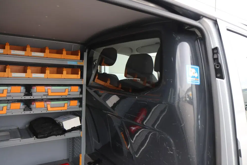 Volkswagen Transporter 2.0 TDI 150pk DSG L1H1 28 uit 2020, foto 14